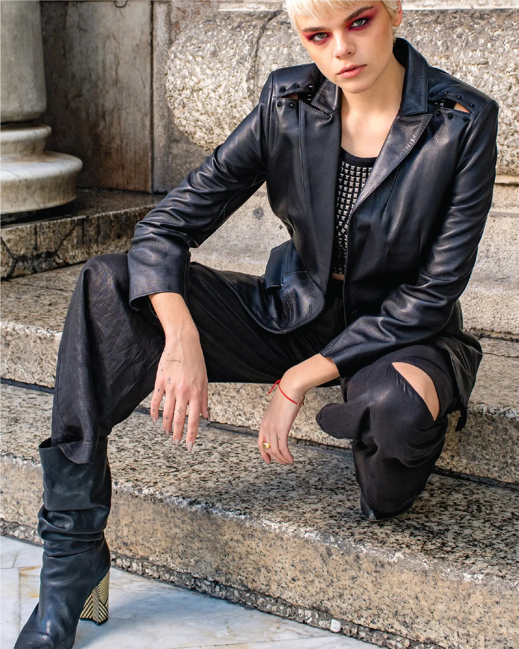 Blazer de piel natural In-Diferente fashion para mujer con estilo rocker elegante