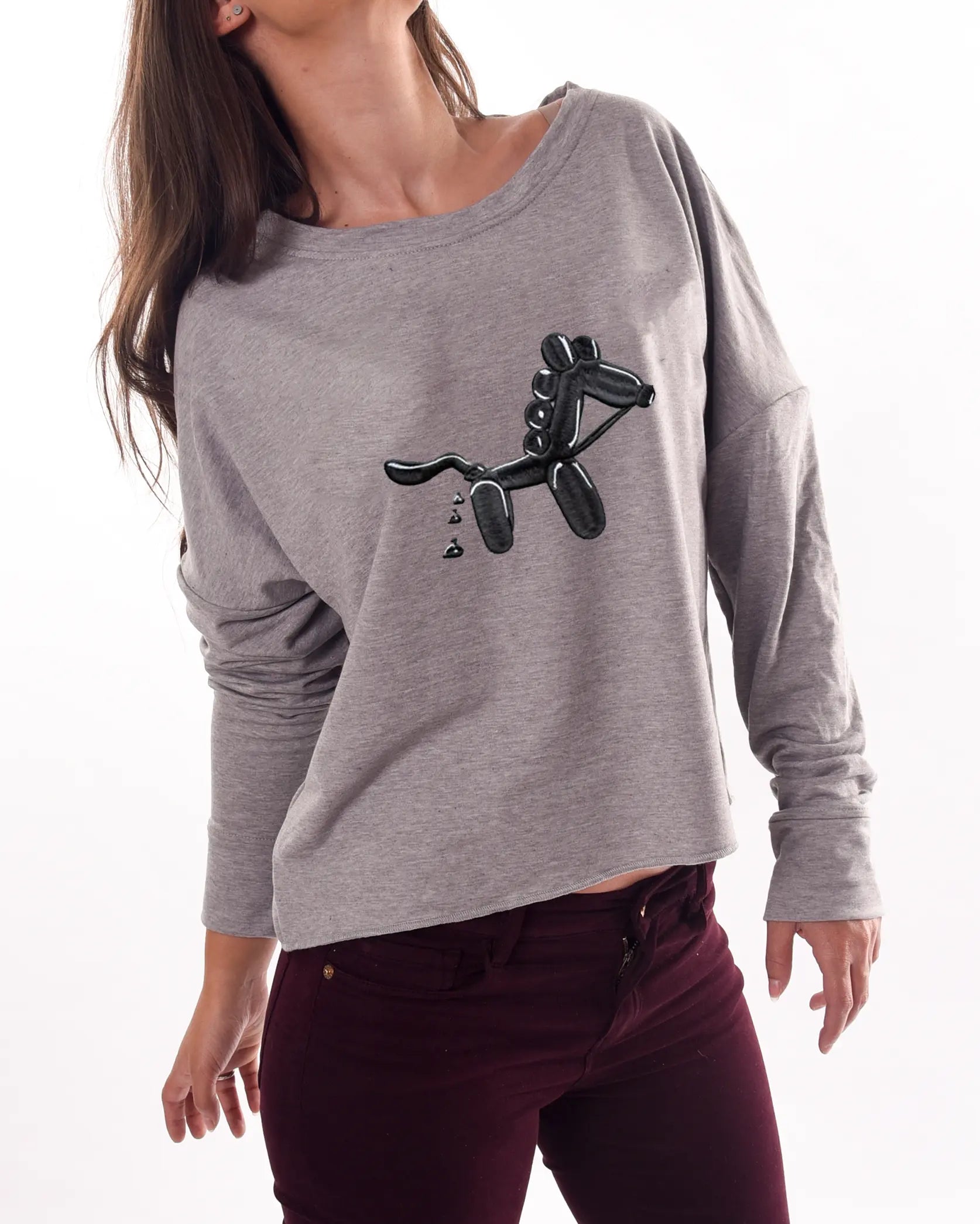 Sweat crop gris caballo bordado | Pooping