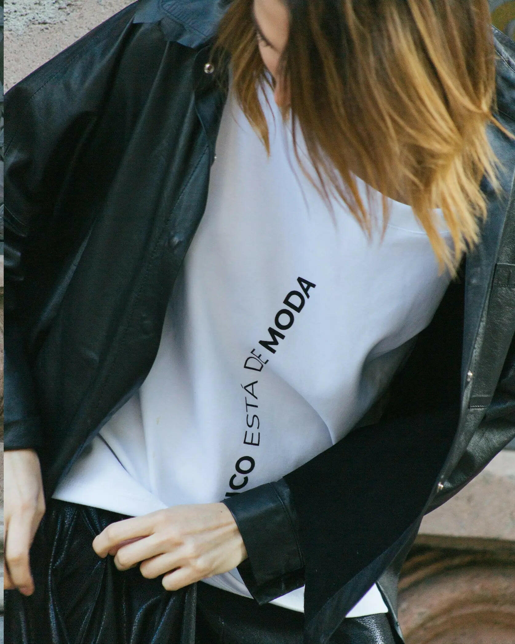 Camiseta oversized color blanco Indiferente fashion con mensaje México está de moda