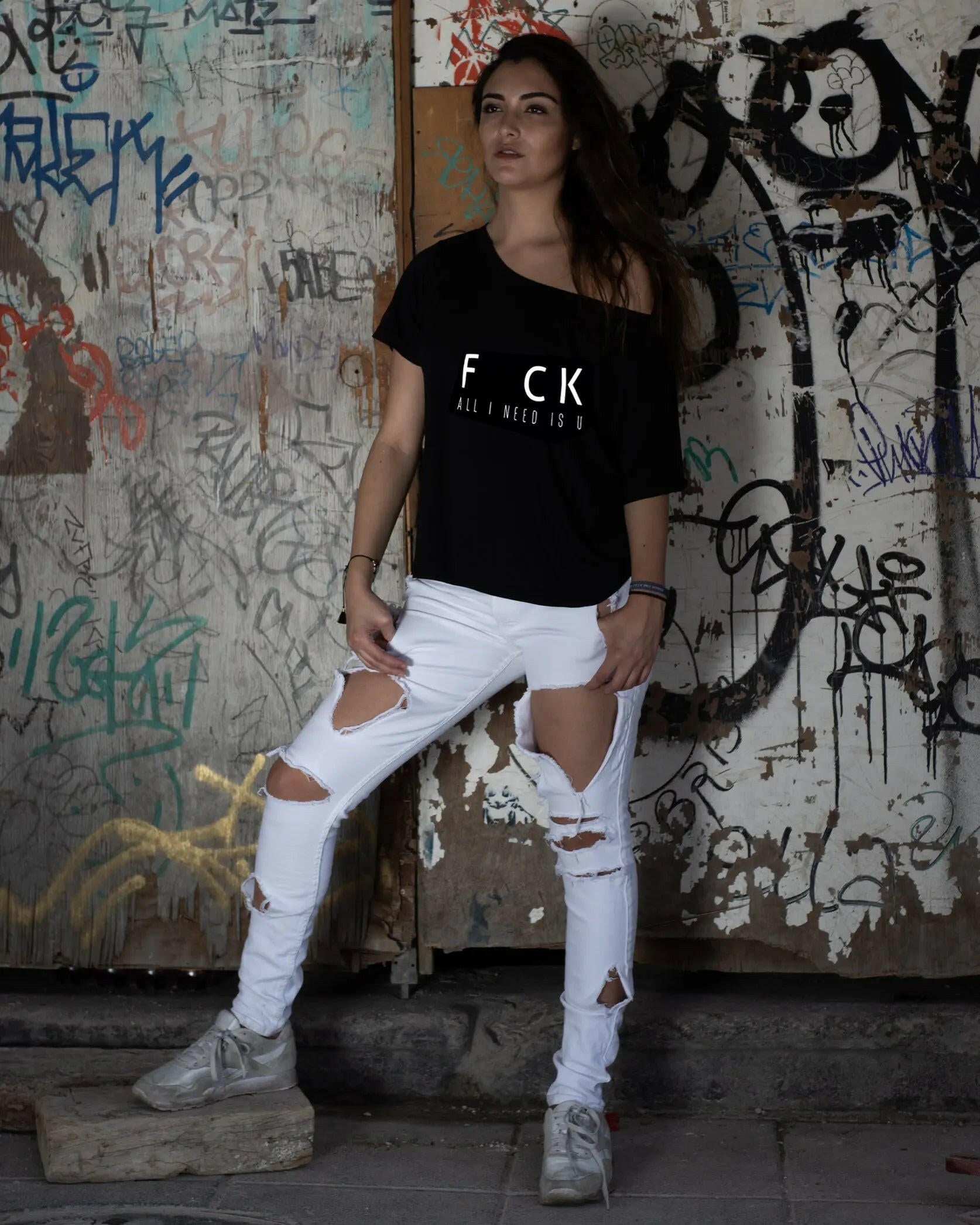 Playera Mujer negra Oversized Grande Estampada FCK In-Diferente Indiferente fashion hombro caido 