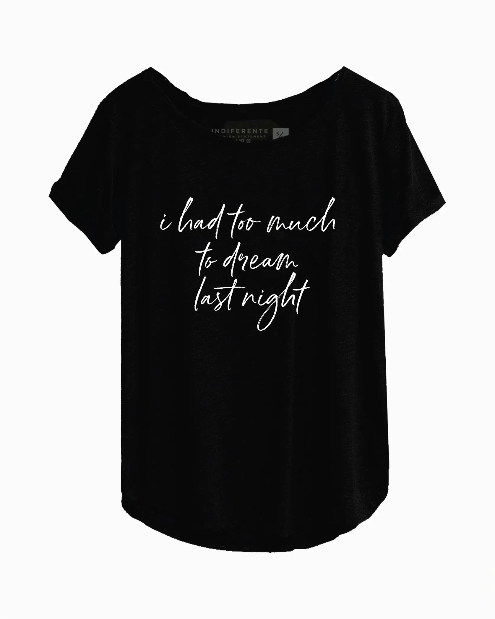 Playera negra con frase In-Diferente Indiferente Fashion marca mexicana